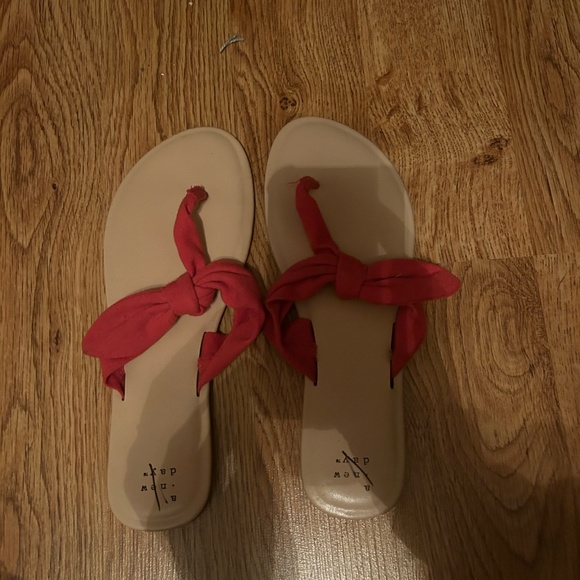 Summer Flip Flops - Picture 1 of 2